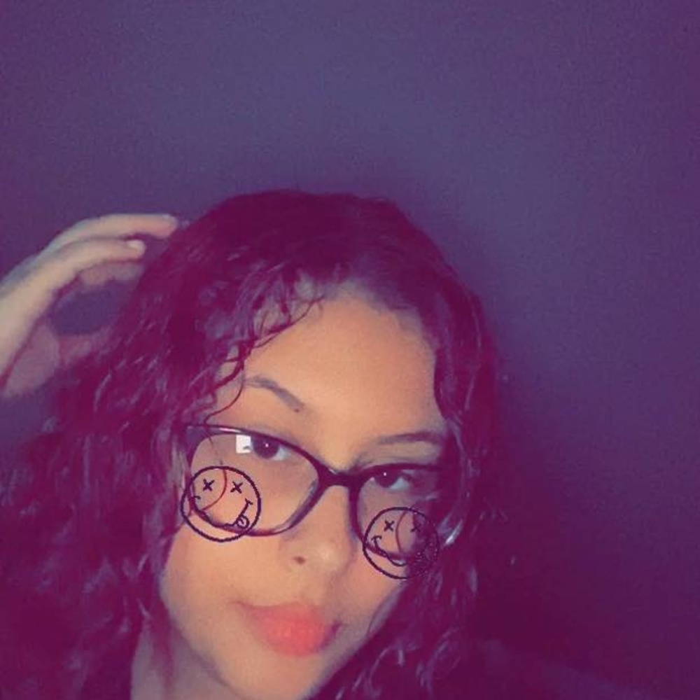 Meet your Posher, Adrianna